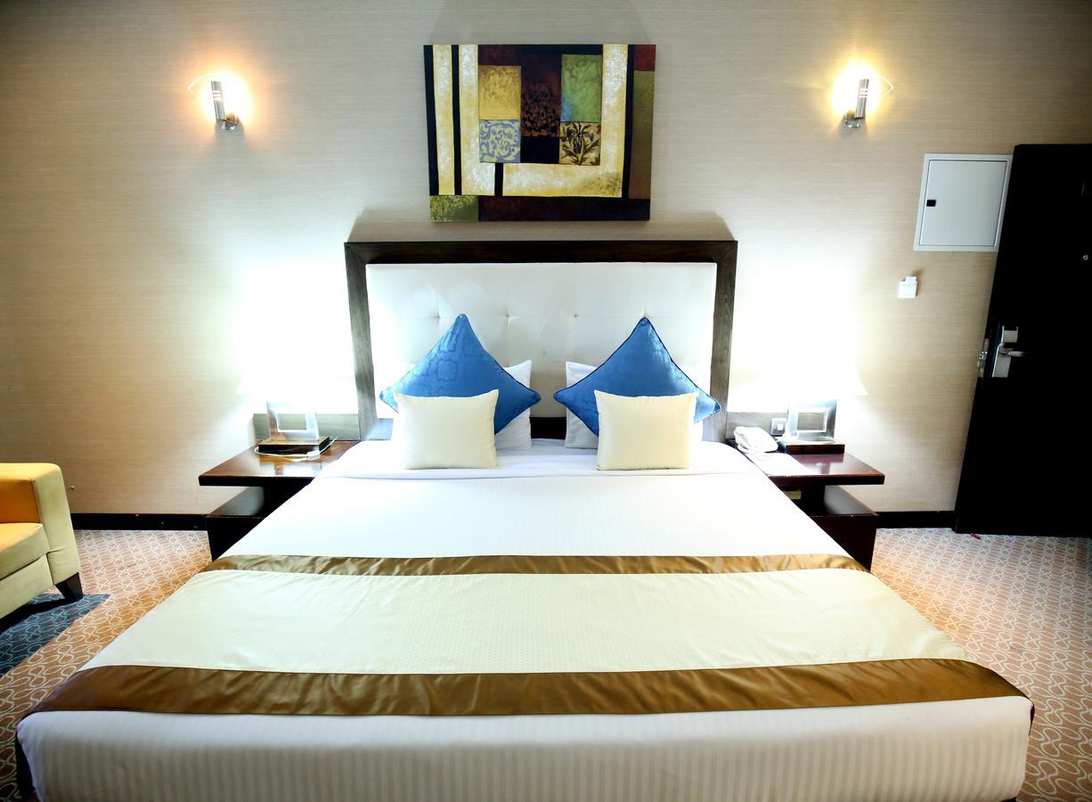 London Crown Hotel Дубай Экстерьер фото