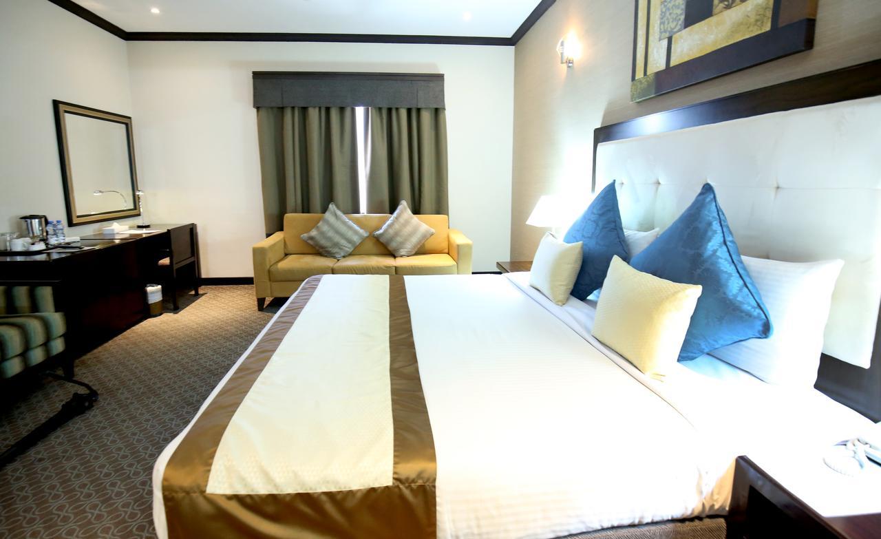 London Crown Hotel Дубай Экстерьер фото