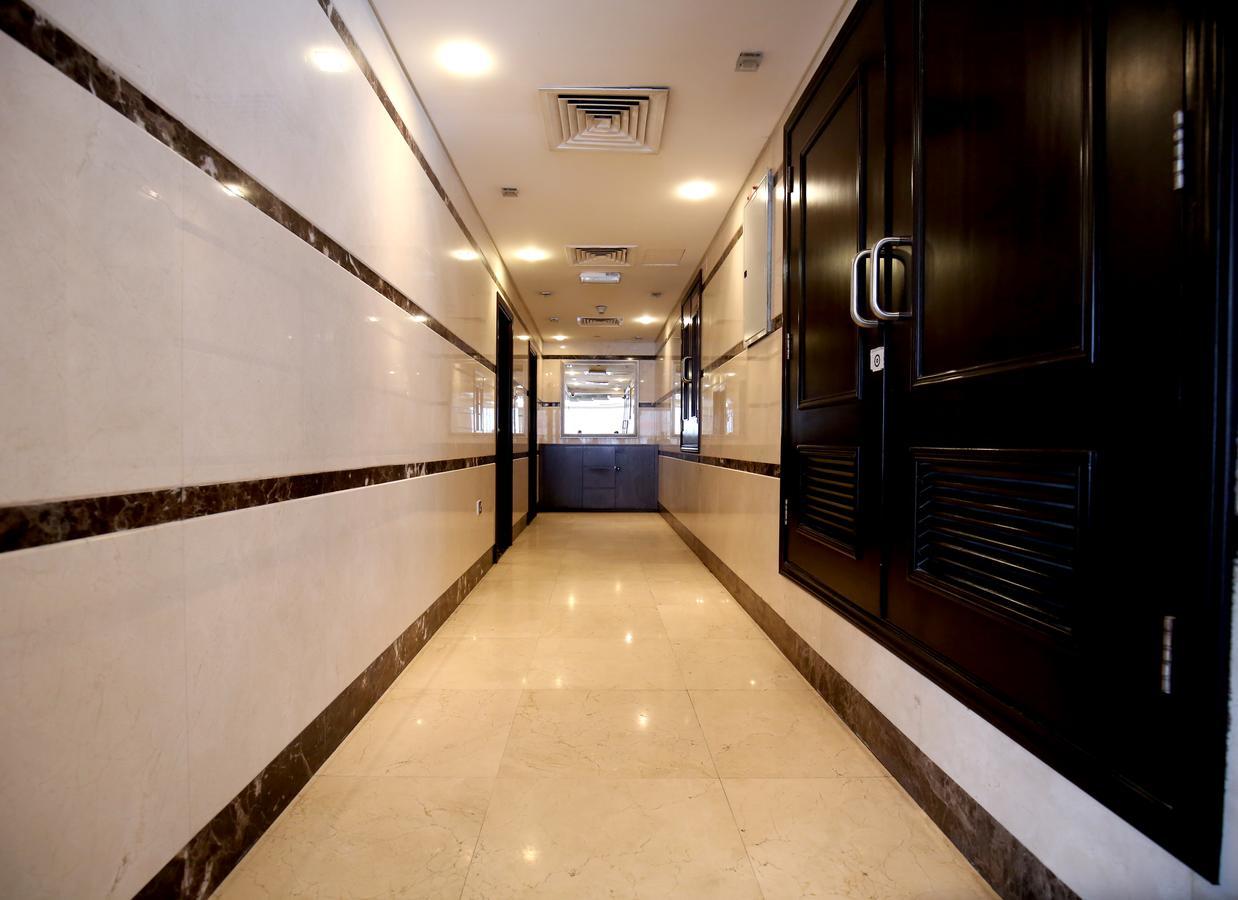 London Crown Hotel Дубай Экстерьер фото