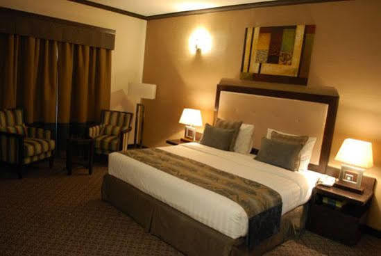 London Crown Hotel Дубай Экстерьер фото